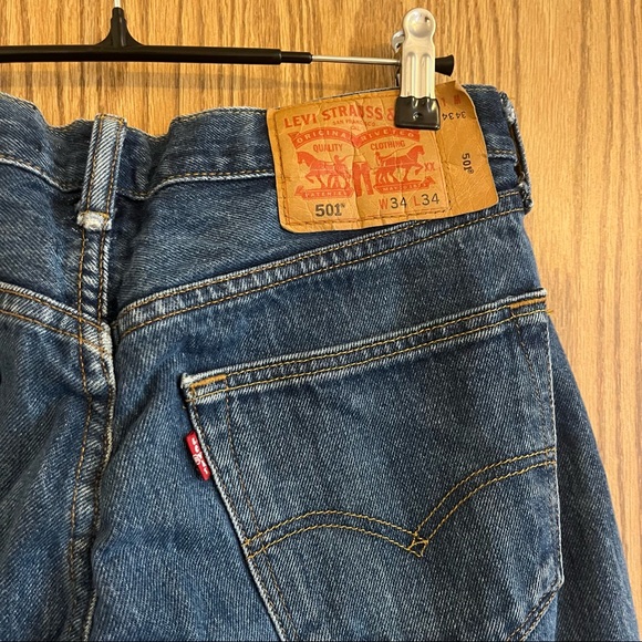 Vintage Levi 550 dark wash jeans - Picture 3 of 5